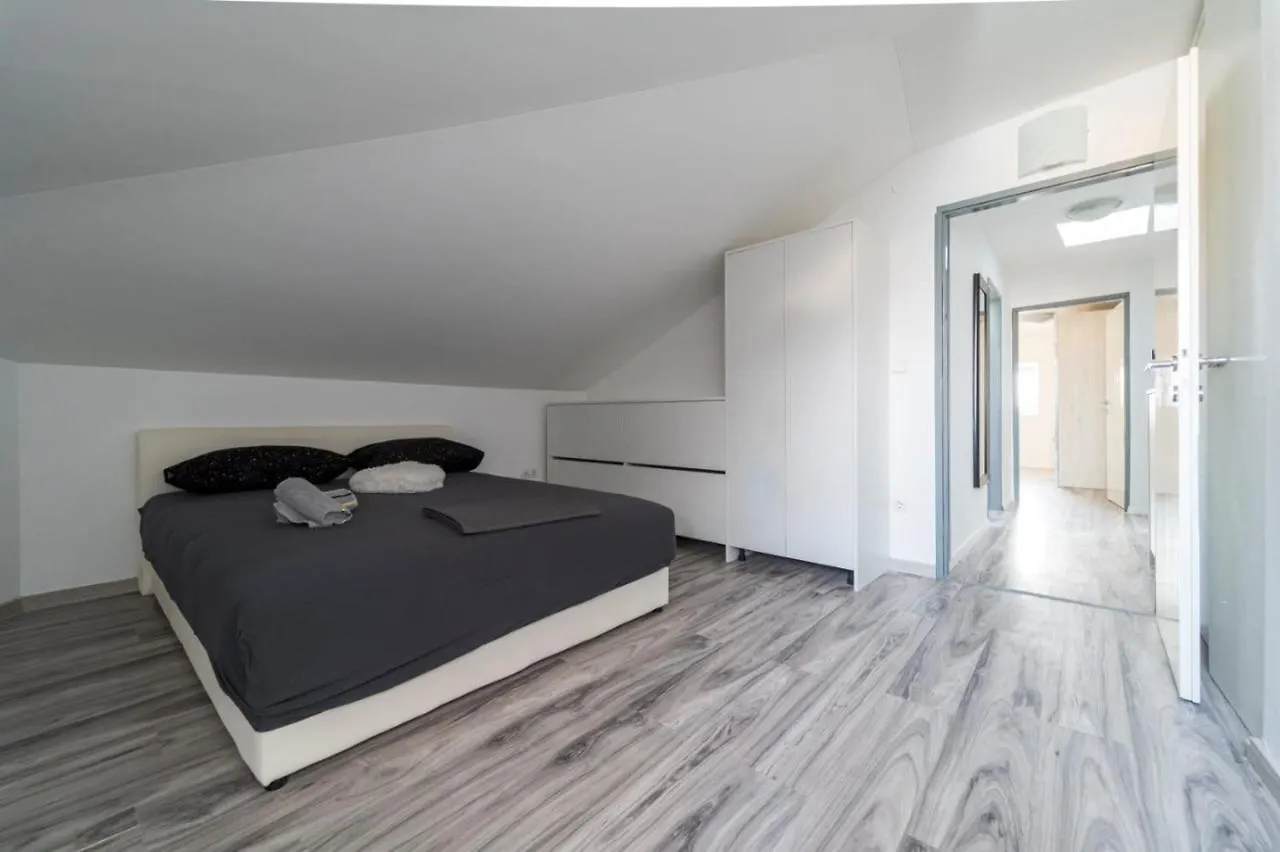 City Center Mayess Aparment Zadar 0*,  Croatia