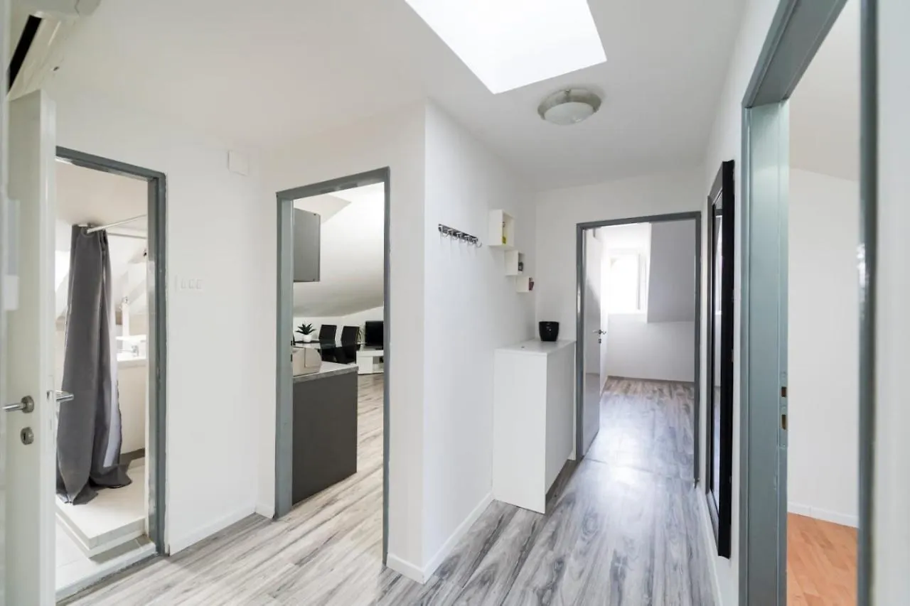 City Center Mayess Aparment Zadar Croatia