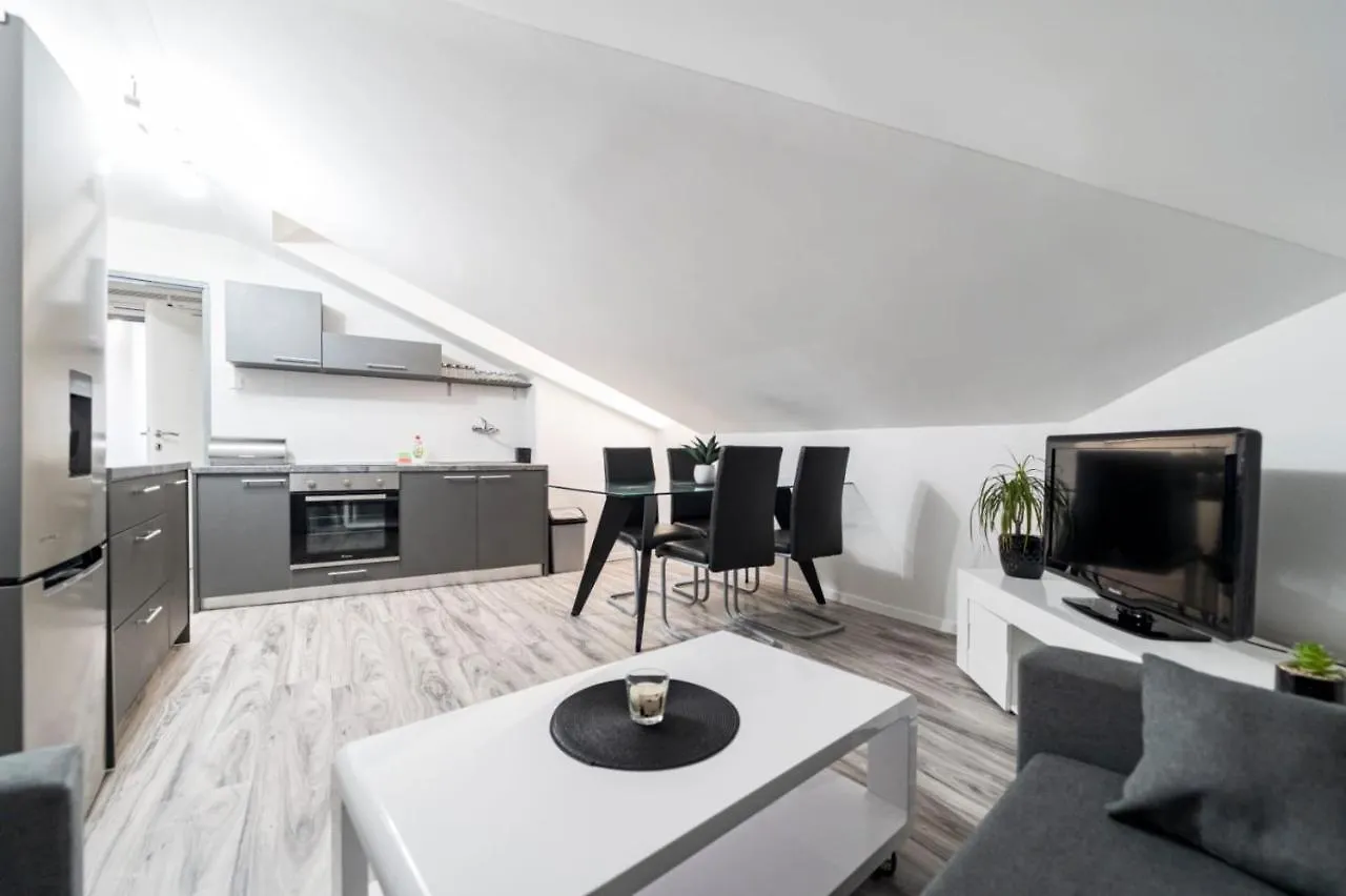 City Center Mayess Aparment Zadar 0*,